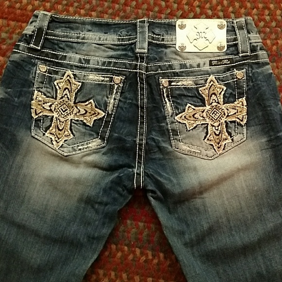 Miss Me Denim - Miss Me w/accents along thighs/pockets. Skinny